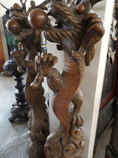 старинные деревянные драконы, восточный стиль