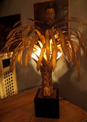 старинная лампа с золочением пальма