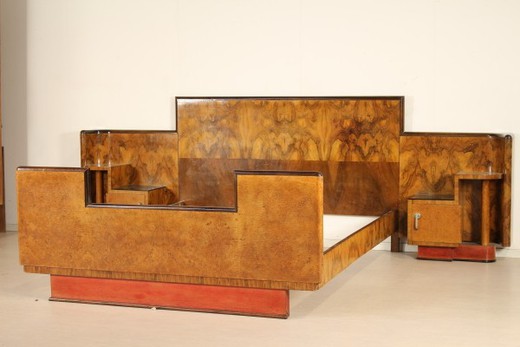 винтажная мебель - спальный гарнитур из ореха и стекла, 20 век