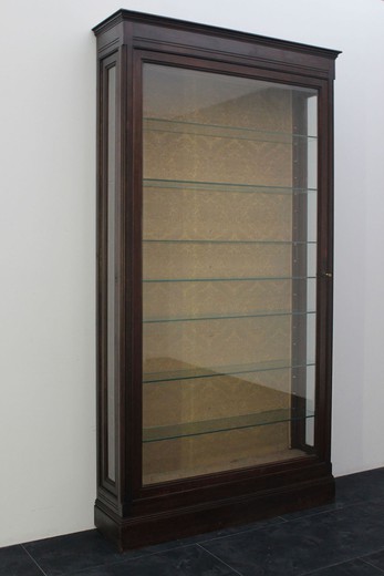 антикварная мебель - витрина из дерева и стекла