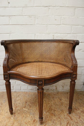 старинное кресло 19 века