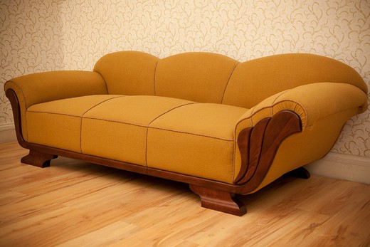 Мебель винтаж - диван. Основание выполнено из дерева (береза). Скандинавия, начало 20 века (1930-е гг).