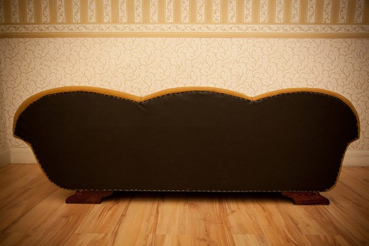 Антикварная мебель - диван. Основание выполнено из дерева (береза). Скандинавия, начало 20 века (1930-е гг). 