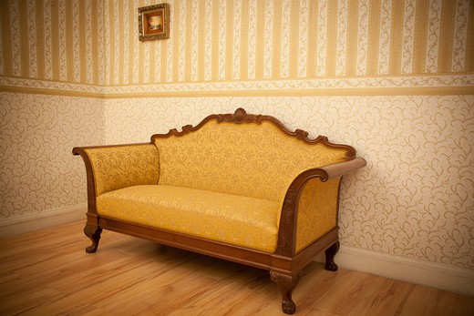 Старинная мебель - диван из дерева орех, после реставрации. Скандинавия, конец 19 века (1890-е гг). Купить в Москве.