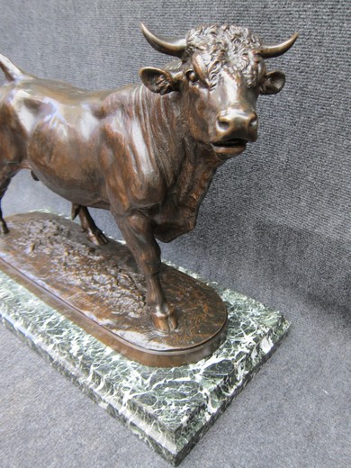 антикварная бронзовая скульптура бык 19 века