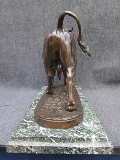винтажная бронзовая скульптура бык 19 века