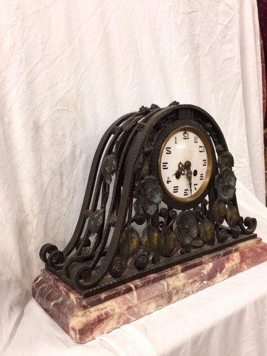 старинные настольные часы ар-деко из железа и мрамора, 20 век