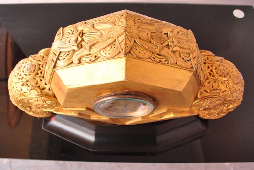 старинные настольные часы в стиле ар деко из металла с золотом, 20 век