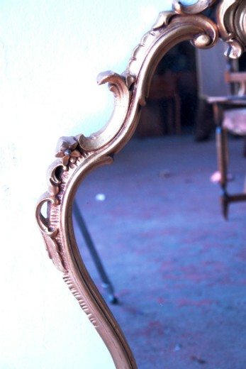 Старинное зеркало в стиле Людовика XV
