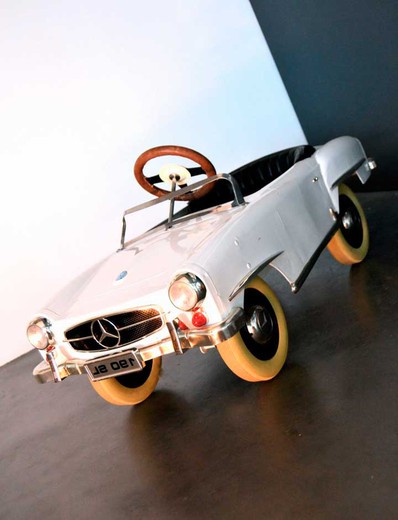 антикварная коллекционная модель автомобиля мерседес, 20 век