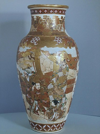 старинные керамические вазы в восточном стиле, 19 век