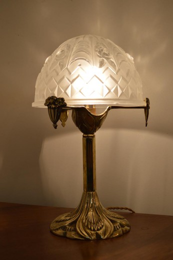 антикварная настольная лампа ар нуво из бронзы и стекла, 20 век