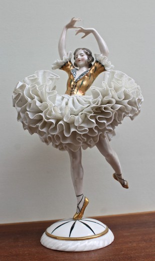 антикварная фарфоровая статуэтка балерина