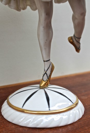 антикварная статуэтка балерина из фарфора