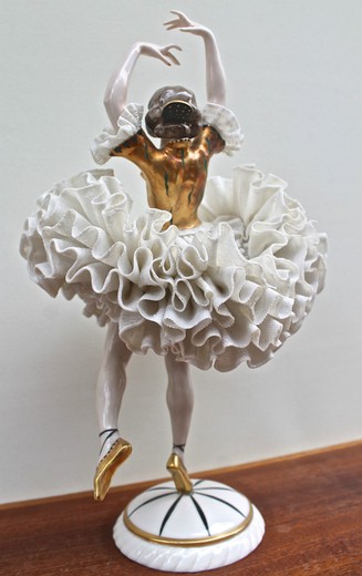 старинная статуэтка балерина из фарфора