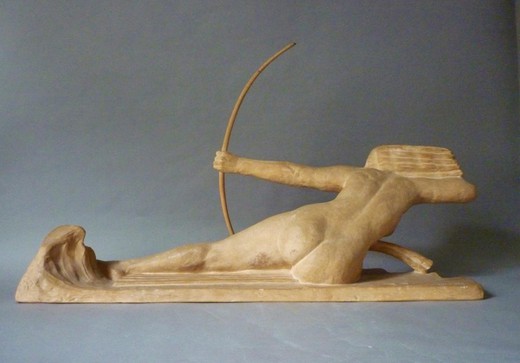старинная терракотовая скульптура амазонка, 20 век