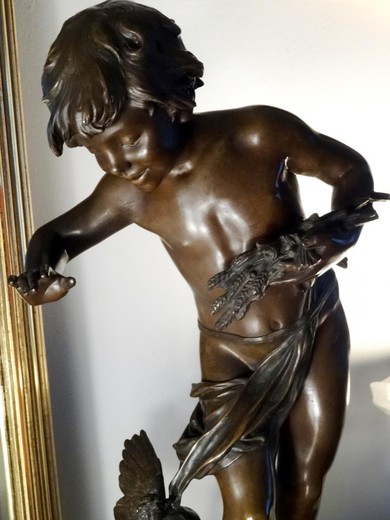 статуэтка мальчика из бронзы и патины, 19 век, антик