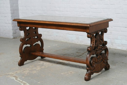 старинная мебель - кофейный столик из ореха, начало 20 века