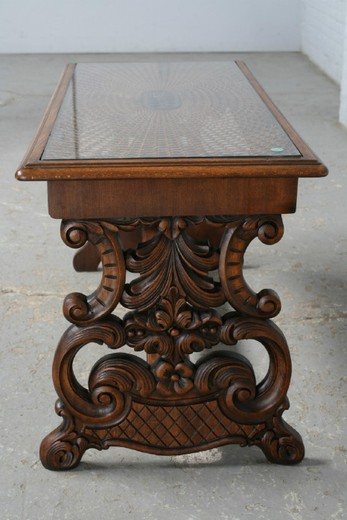 винтажная мебель - кофейный столик из ореха, начало 20 века