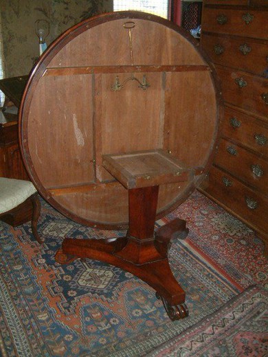 Старая мебель - круглый обеденный стол - купить антиквариат в Москве