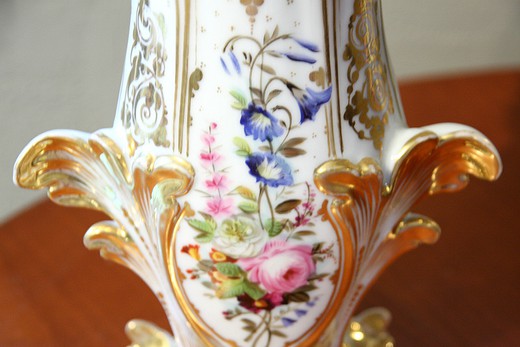 Старинные парные вазы - галерея антиквариата в Москве