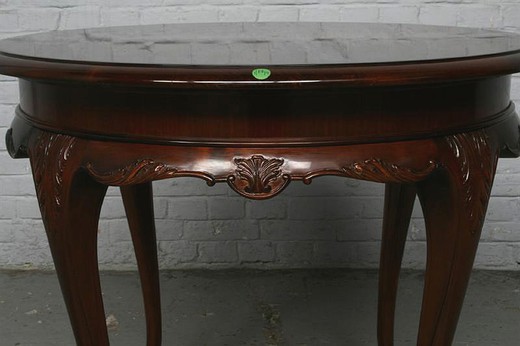 Мебель антик - Кофейный столик. Выполнен из дерева (орех) с резьбой в стиле Чиппендейл. Старинный, в прекрасном состоянии. Европа, Бельгия, 1940-е гг.