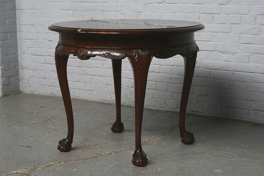Винтажная мебель - Кофейный столик. Выполнен из дерева (орех) с резьбой в стиле Чиппендейл. Старинный, в прекрасном состоянии. Европа, Бельгия, 1940-е гг.