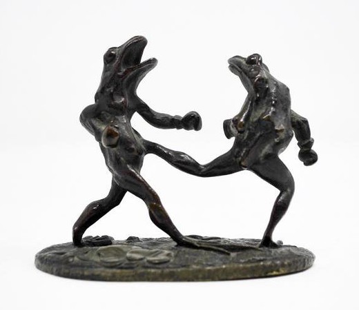 Antique sculpture "Boxing frogs"