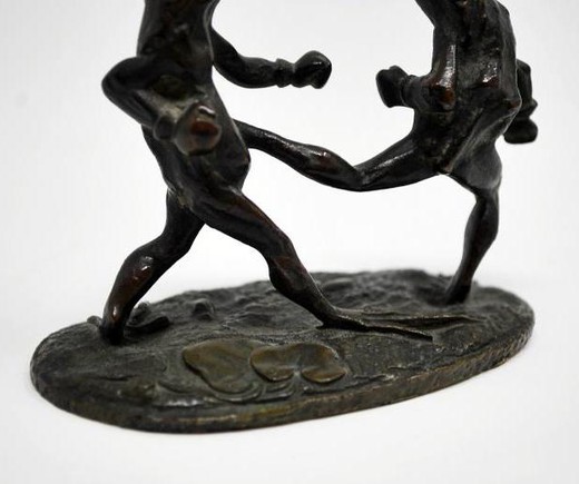 Antique sculpture "Boxing frogs"