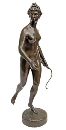 Антикварная скульптура "Диана-охотница"