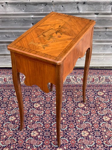 Антикварный дамский столик для рукоделия