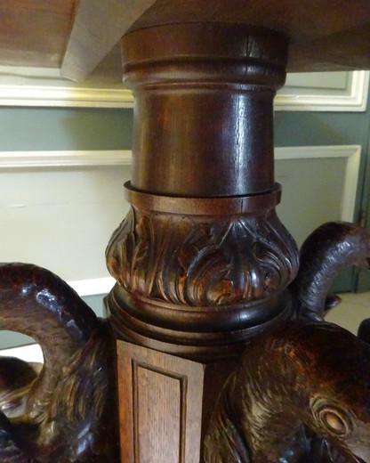 Antique pedestal table