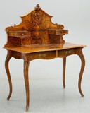 Антикварный столик в стиле Людовика XV