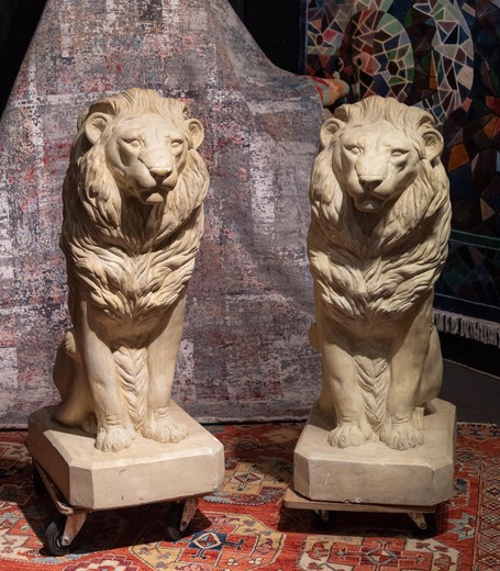 Antique pair sculptures "Lions"