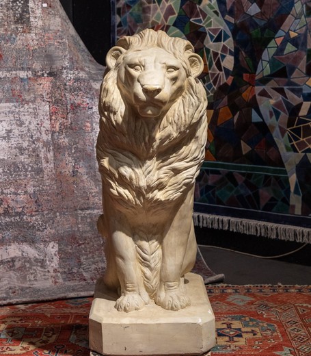 Antique pair sculptures "Lions"