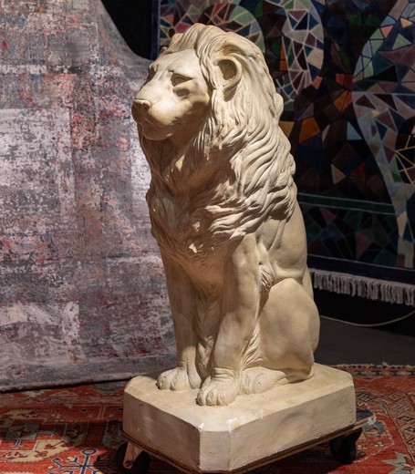 Antique pair sculptures "Lions"