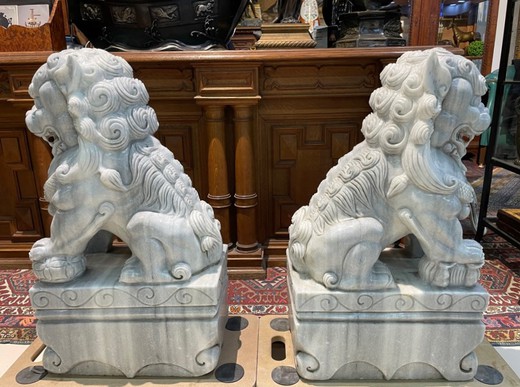 Antique pair sculptures "Fo Dogs"
