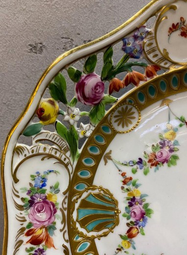 Antique pair plates