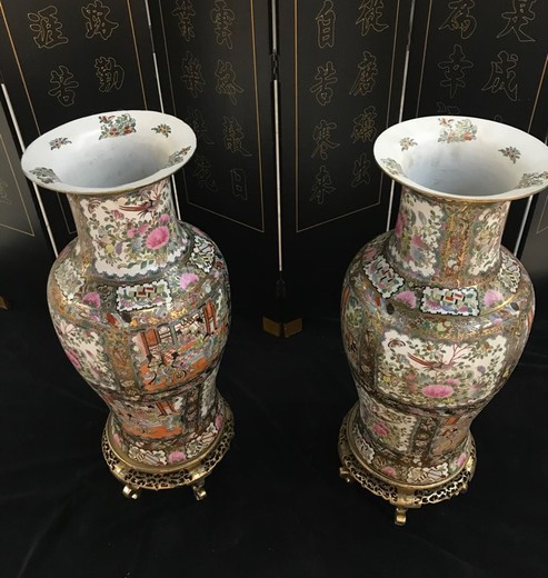 Парные восточные фарфоровые вазы «Кантонские эмали»