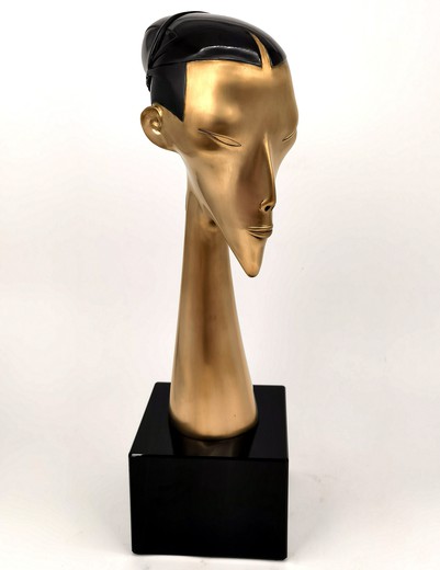 Sculpture "Steppe Nefertiti"