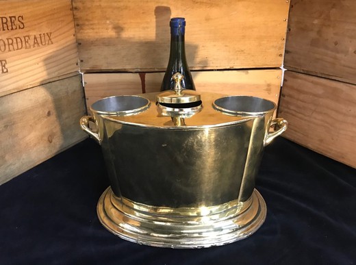 Wine cooling bucket