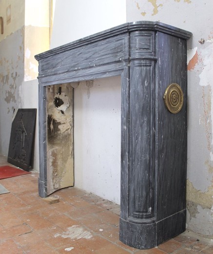 Antique fireplace porta