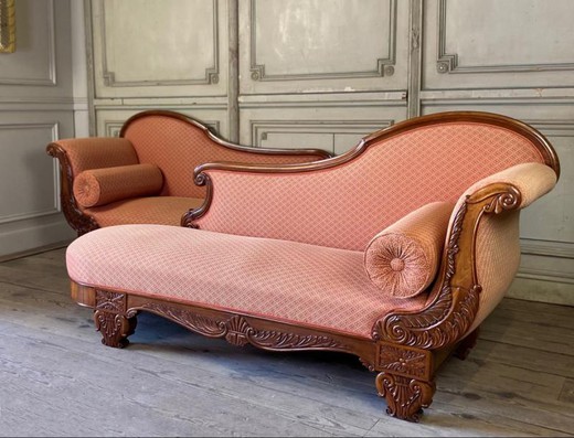 Antique twin couches