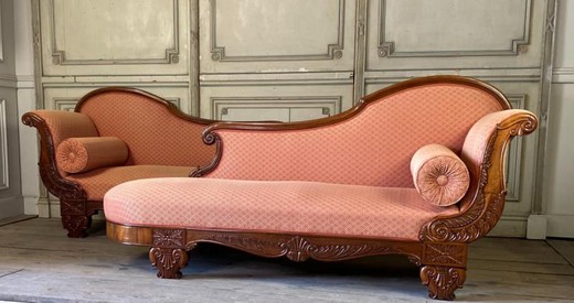 Antique twin couches