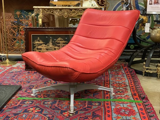 Кресло в стиле mid-century modern