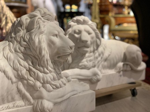 Pair marble Lions sculptures