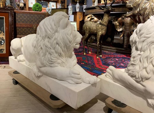 Pair marble Lions sculptures