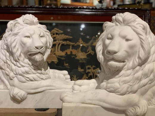 Pair marble Lions sculptures