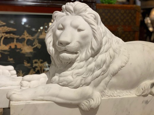 Pair marble Lions sculptures