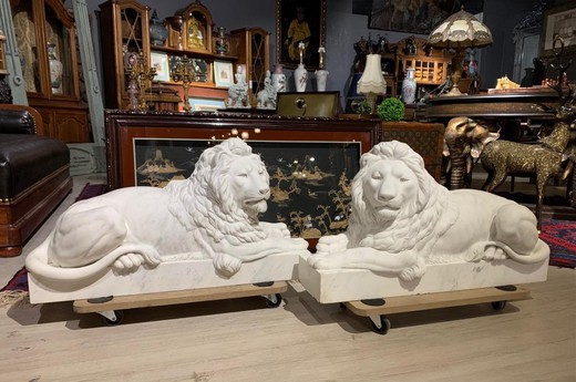 Pair marble Lions sculptures